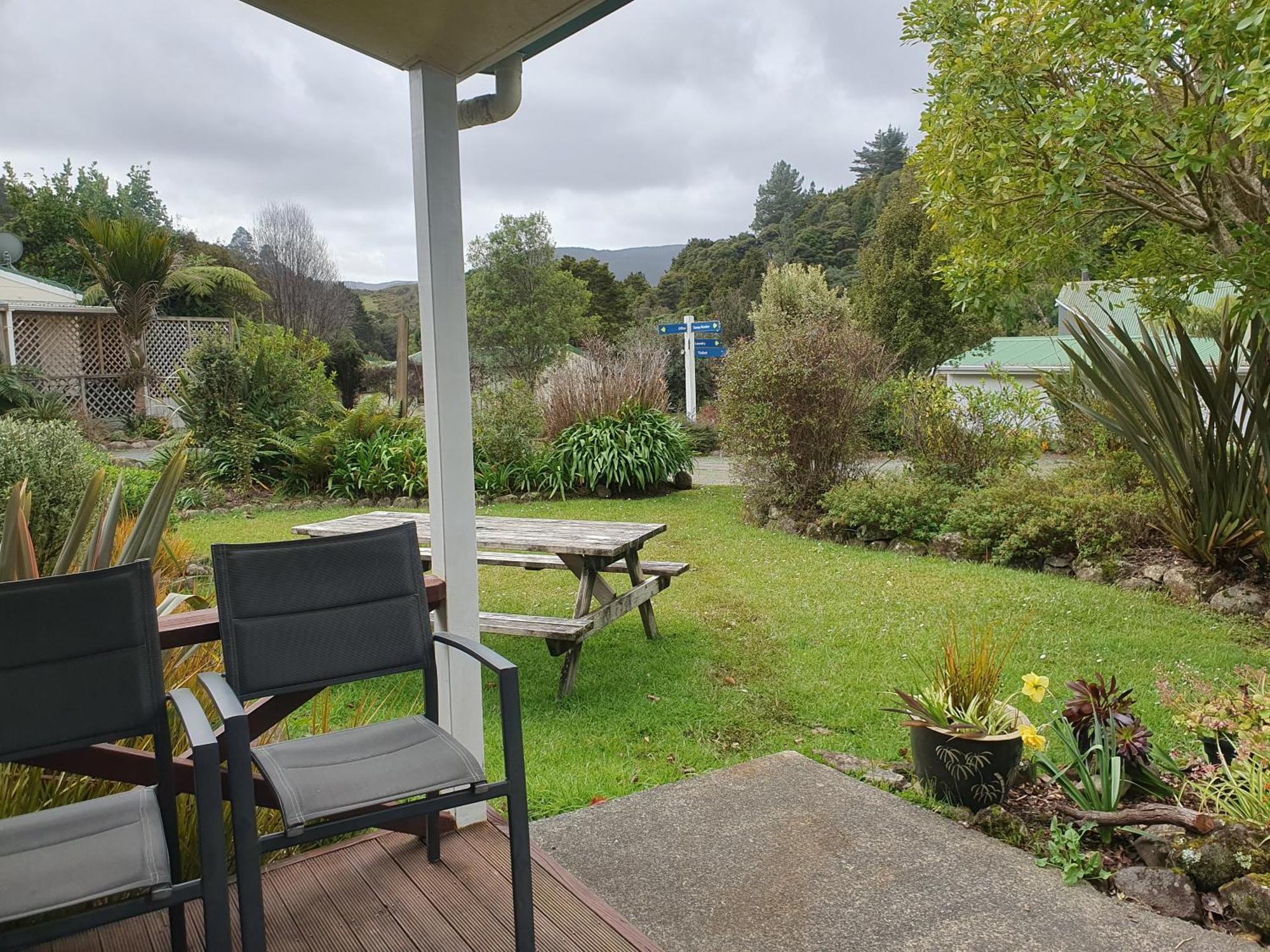 Kauri Coast Top 10 Holiday Park Kaihu Экстерьер фото